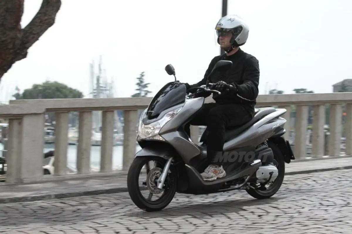 Honda PCX 125   (13)