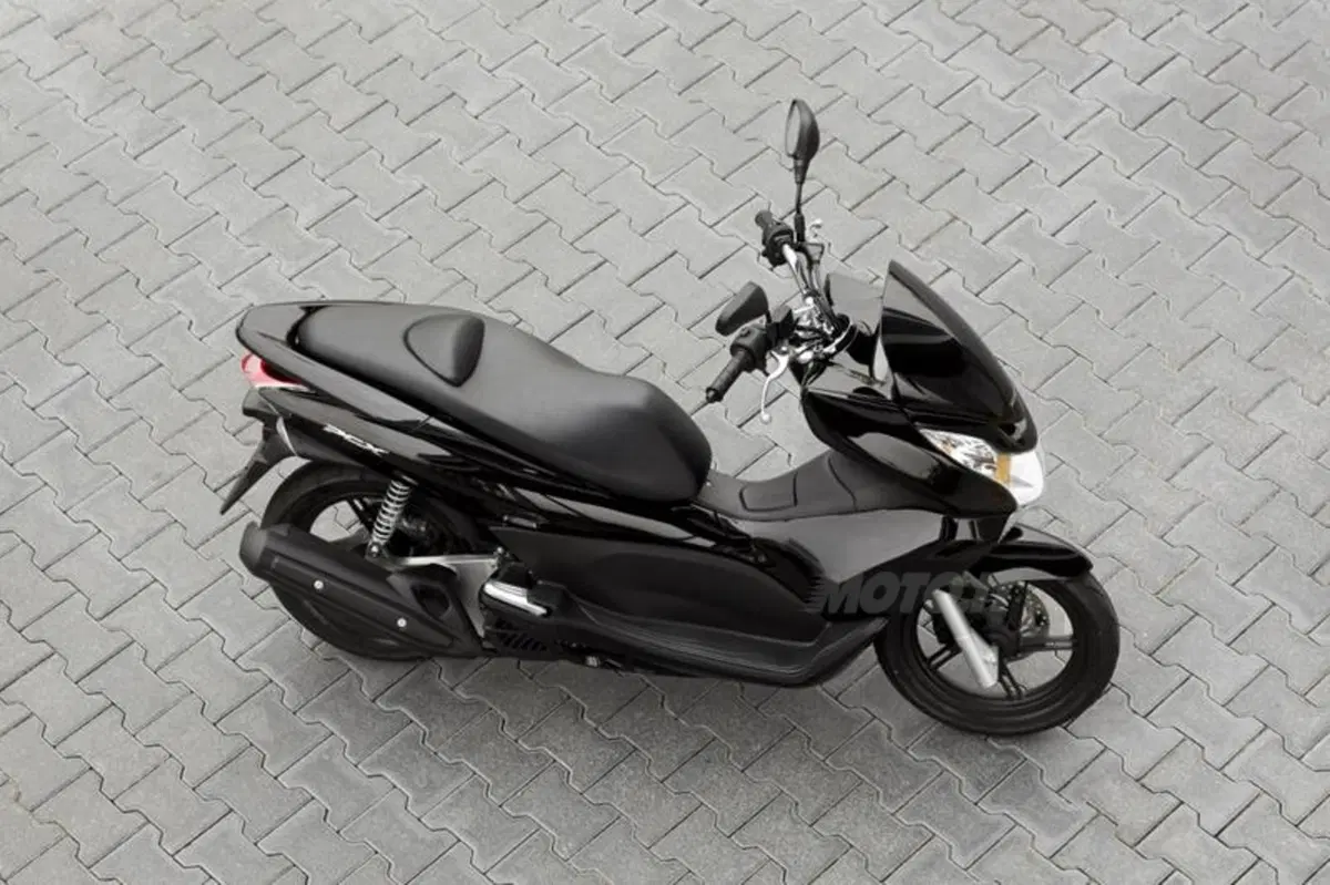 Honda PCX 125   (21)