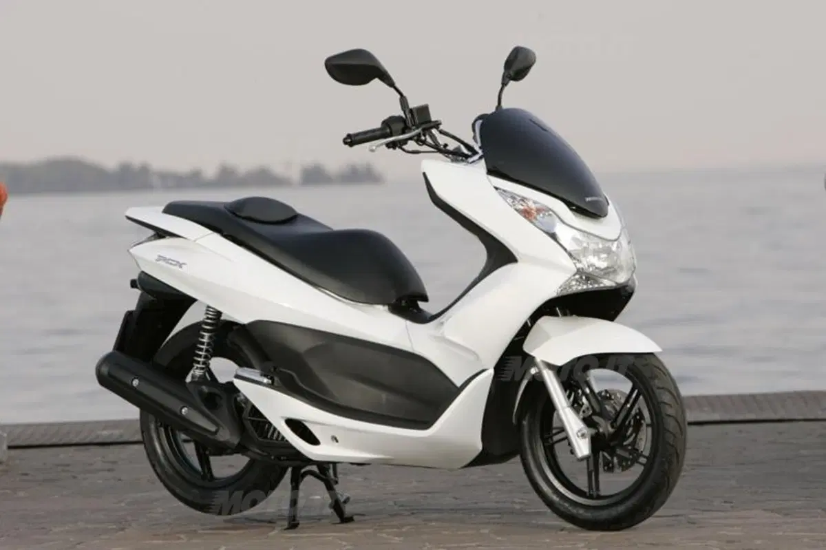 Honda PCX 125   (23)