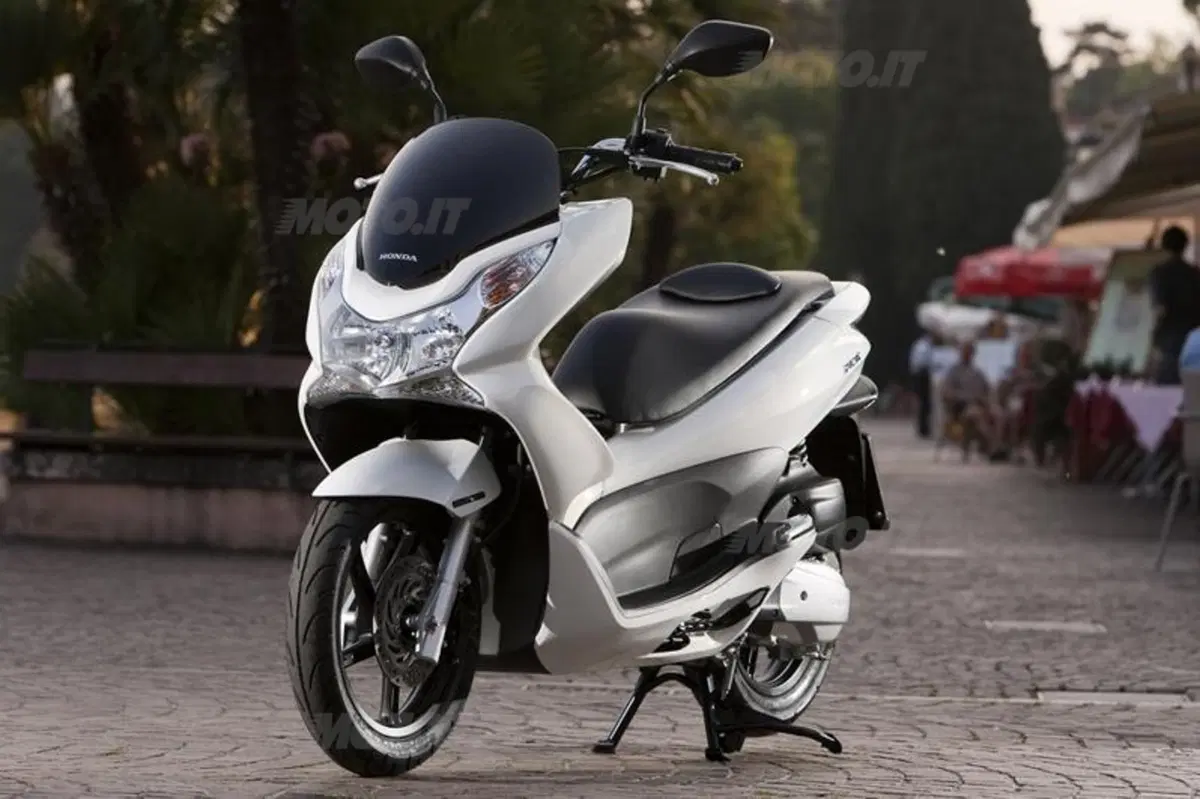 Honda PCX 125   (24)