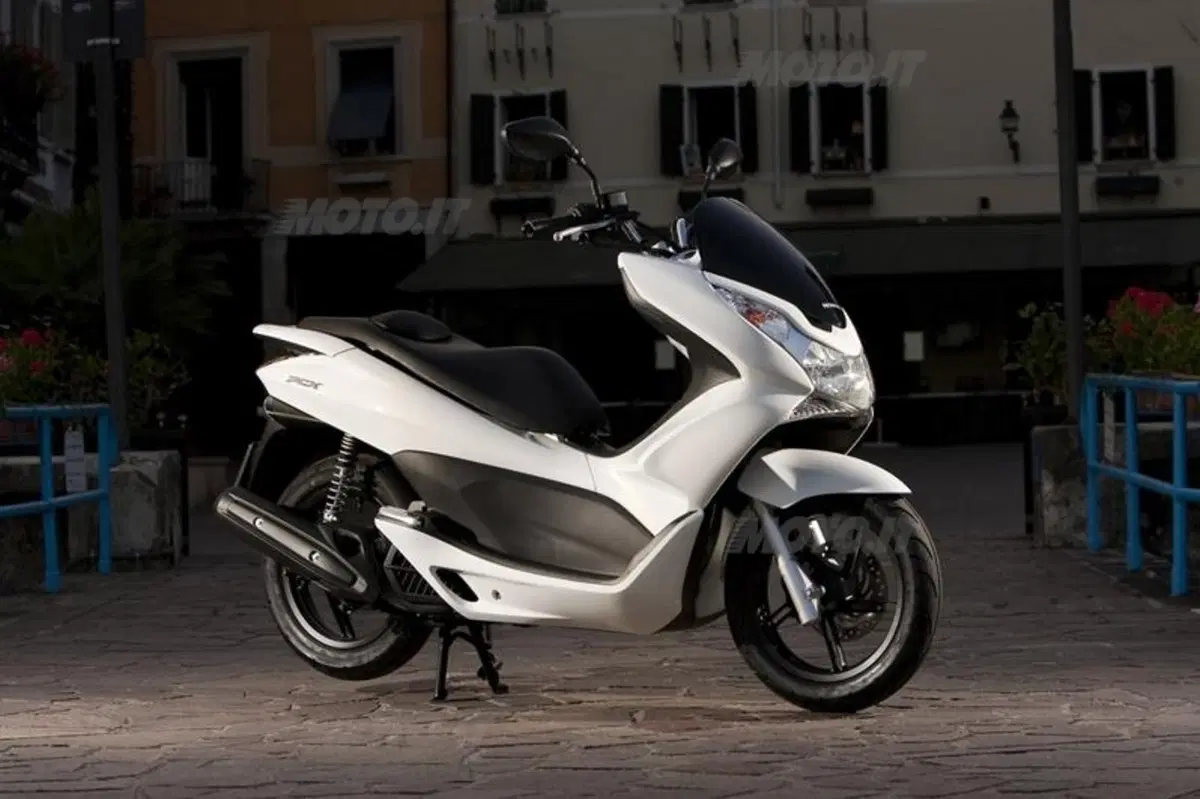 Honda PCX 125   (25)