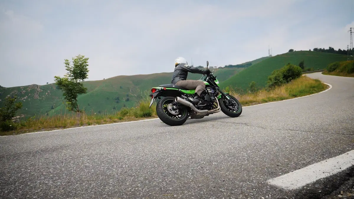Kawasaki Z 900RS e Z 900RS CAFE: sfida in famiglia (2)