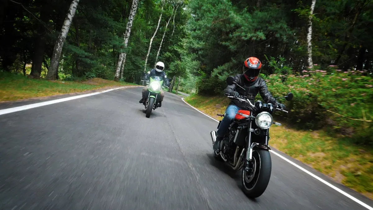 Kawasaki Z 900RS e Z 900RS CAFE: sfida in famiglia (4)