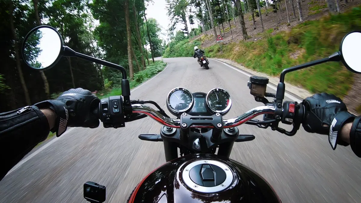 Kawasaki Z 900RS e Z 900RS CAFE: sfida in famiglia (6)