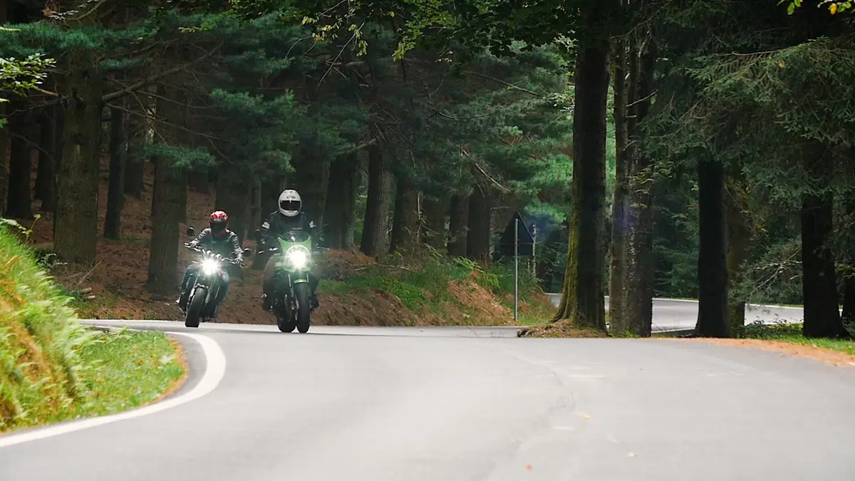 Kawasaki Z 900RS e Z 900RS CAFE: sfida in famiglia (4)