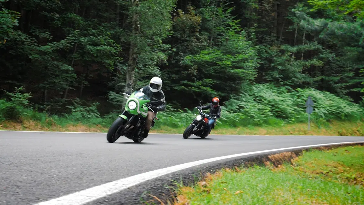 Kawasaki Z 900RS e Z 900RS CAFE: sfida in famiglia (5)