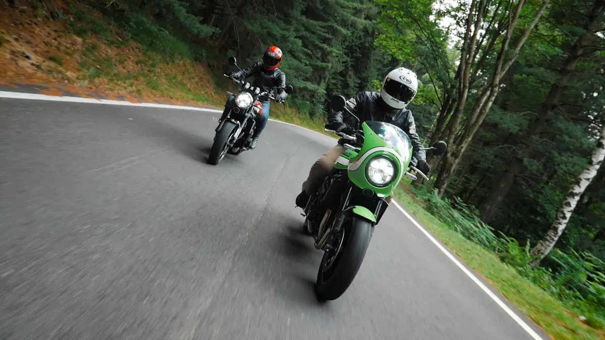 Kawasaki Z 900RS e Z 900RS CAFE: sfida in famiglia (4)