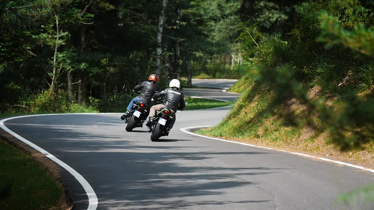 Kawasaki Z 900RS e Z 900RS CAFE: sfida in famiglia (5)