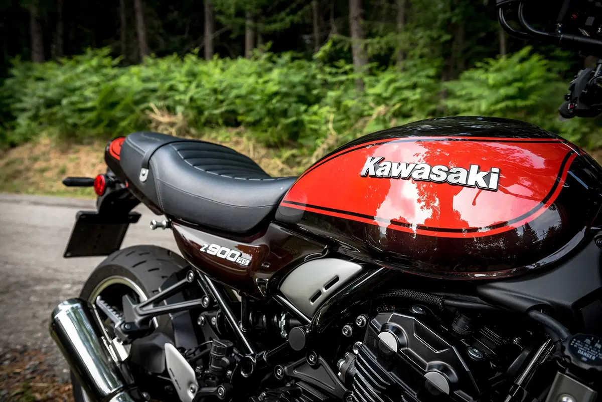 Kawasaki Z 900RS e Z 900RS CAFE: sfida in famiglia (13)