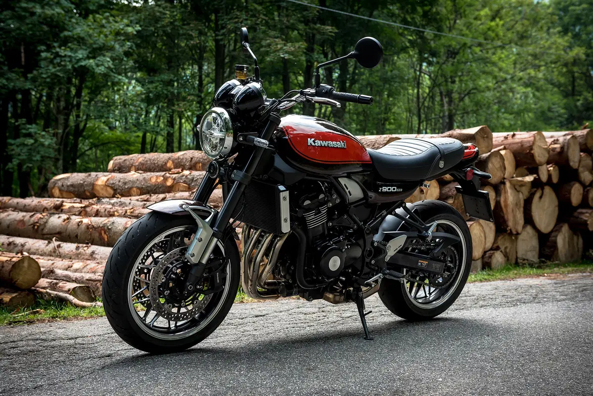 Kawasaki Z 900RS e Z 900RS CAFE: sfida in famiglia (14)