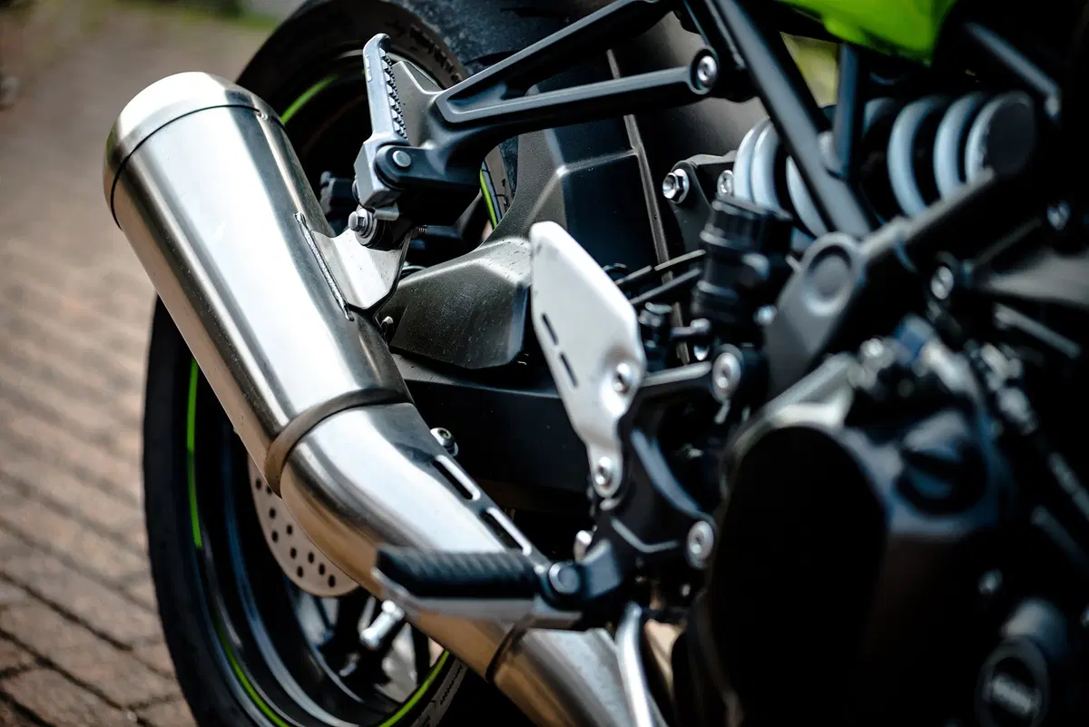 Kawasaki Z 900RS e Z 900RS CAFE: sfida in famiglia (20)