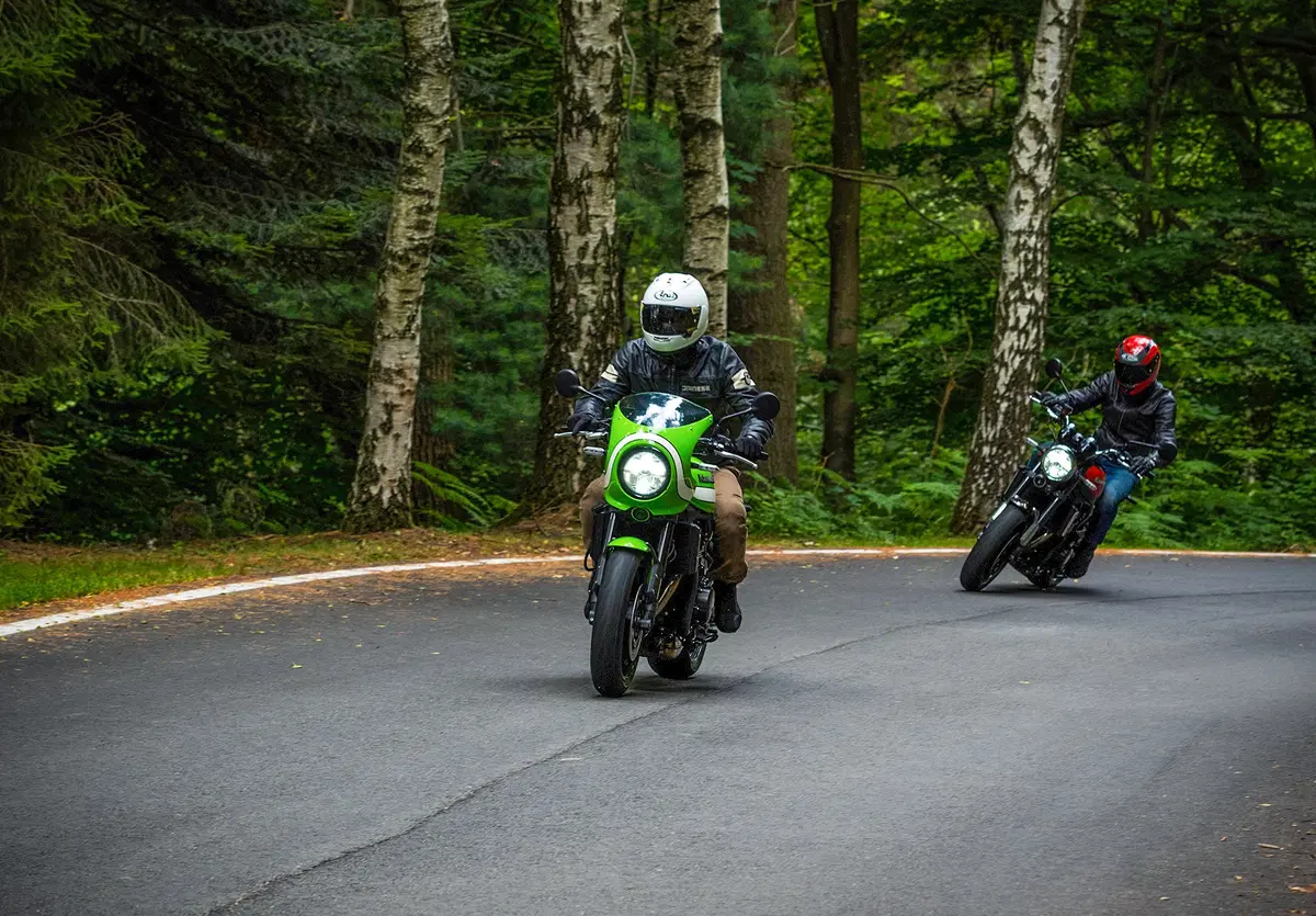Kawasaki Z 900RS e Z 900RS CAFE: sfida in famiglia (25)
