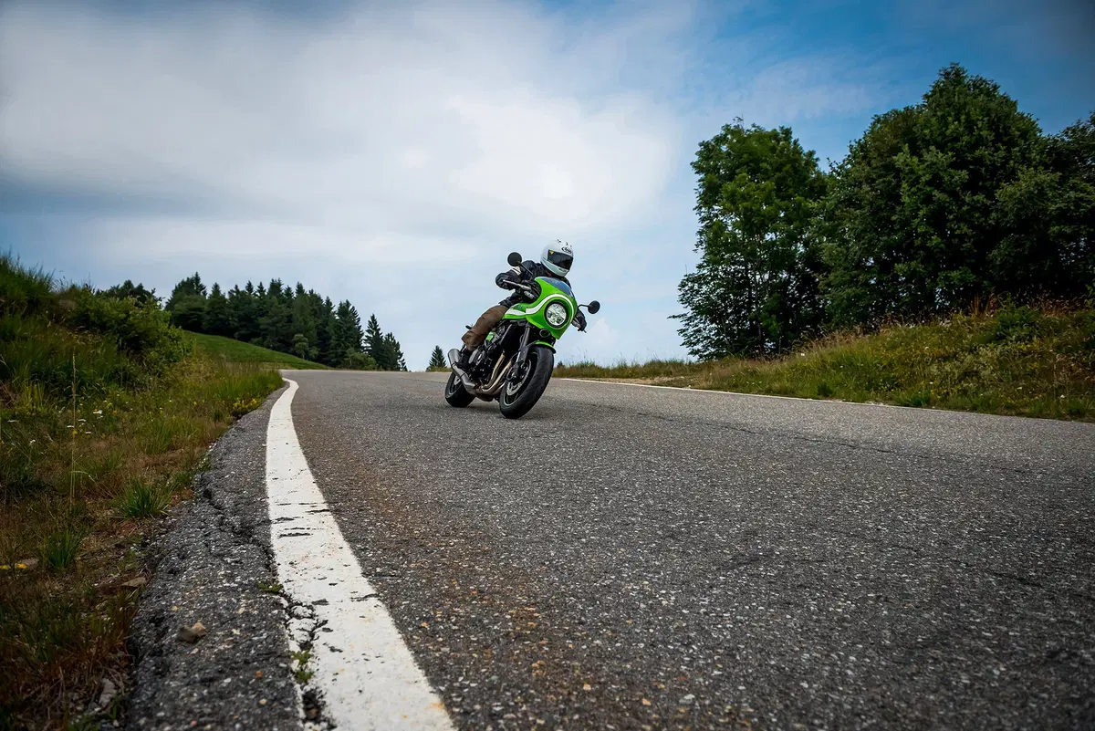 Kawasaki Z 900RS e Z 900RS CAFE: sfida in famiglia (26)