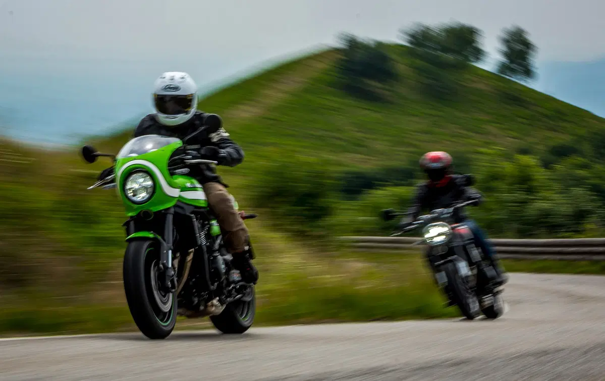 Kawasaki Z 900RS e Z 900RS CAFE: sfida in famiglia (27)