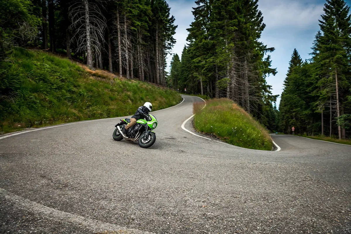 Kawasaki Z 900RS e Z 900RS CAFE: sfida in famiglia (29)