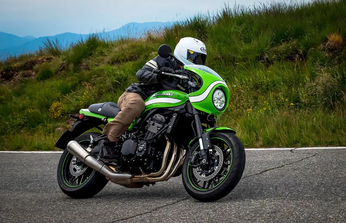 Kawasaki Z 900RS e Z 900RS CAFE: sfida in famiglia (30)
