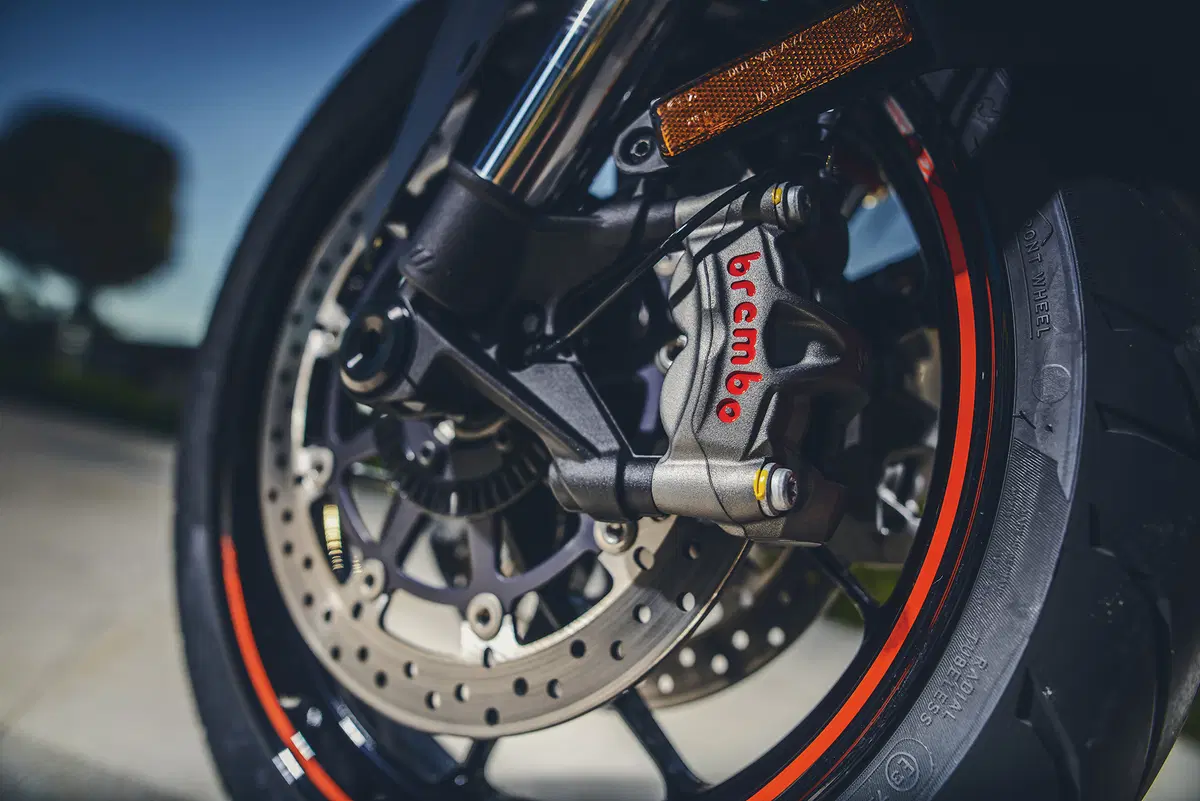 KTM SuperDuke 1290 GT (6)