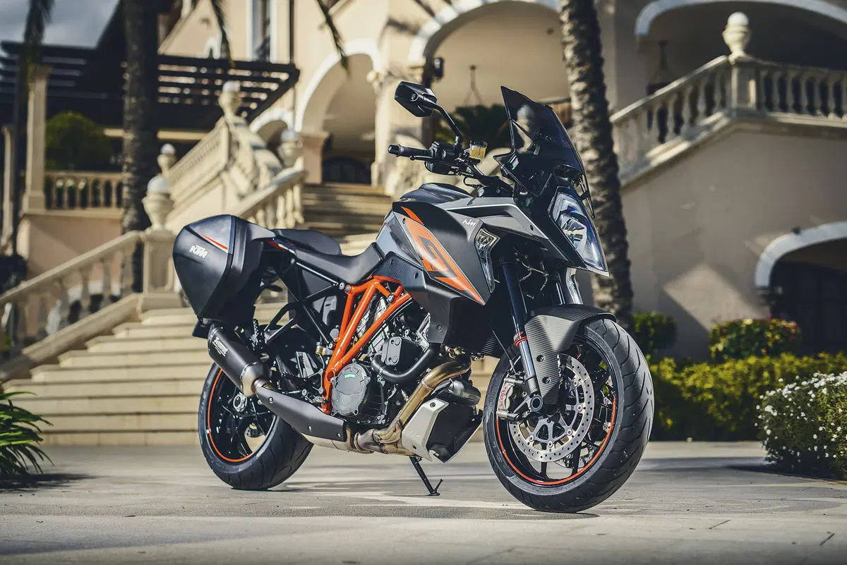 KTM SuperDuke 1290 GT (15)