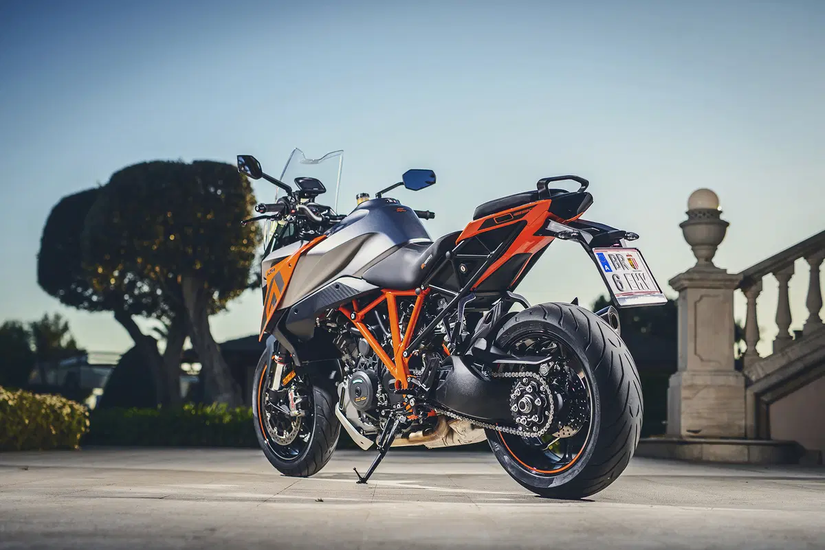 KTM SuperDuke 1290 GT (20)