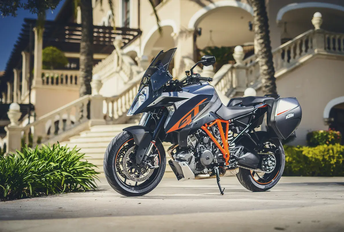 KTM SuperDuke 1290 GT (21)