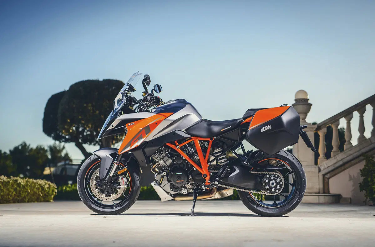 KTM SuperDuke 1290 GT (22)