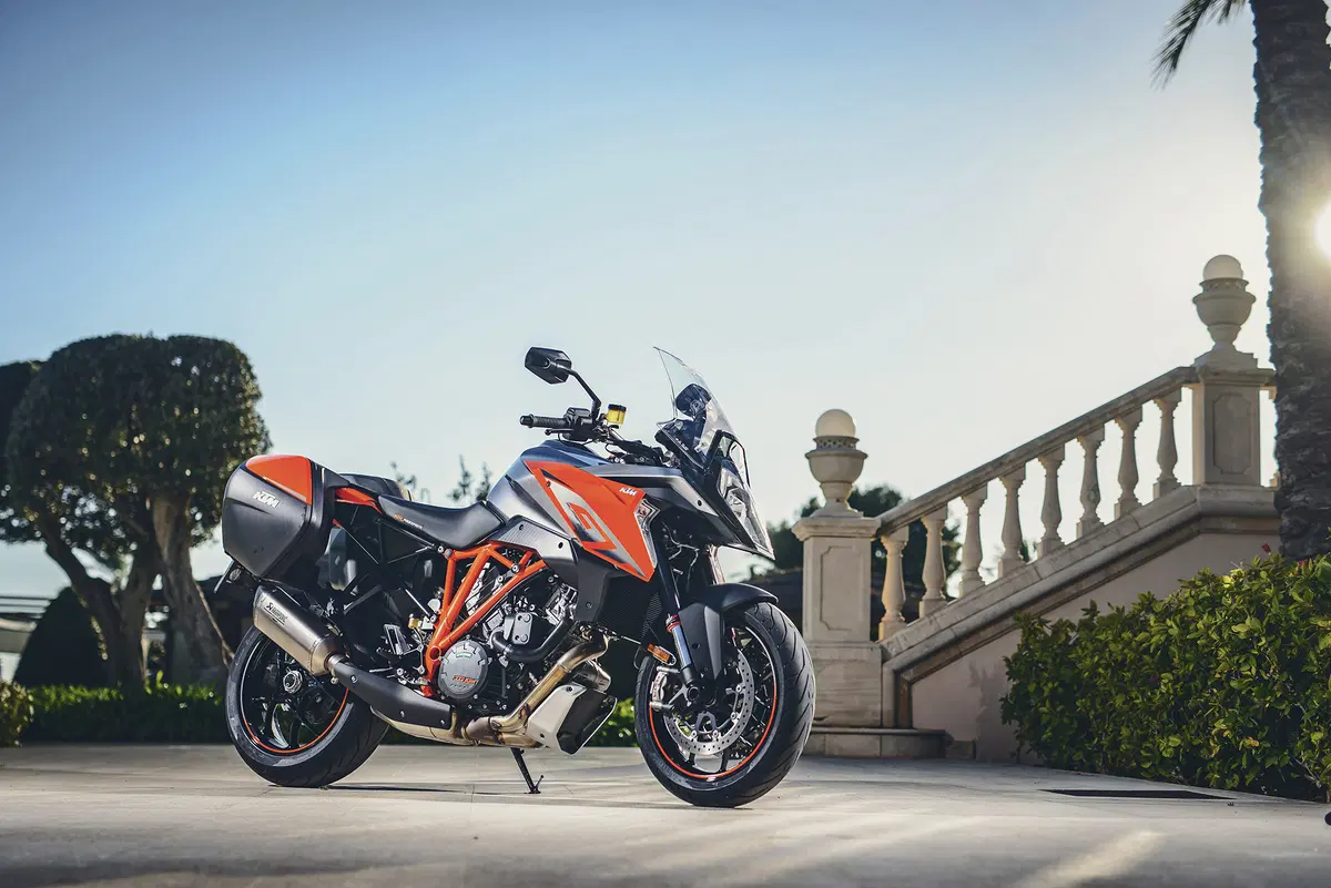 KTM SuperDuke 1290 GT (24)