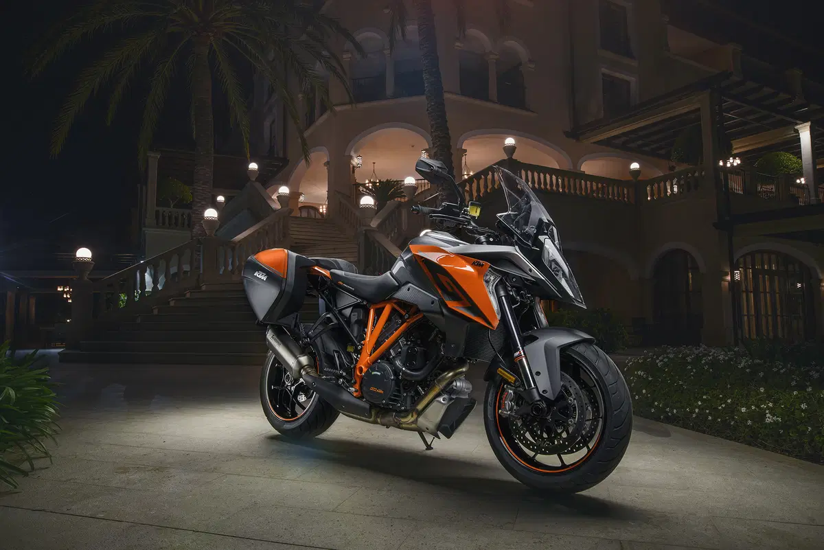 KTM SuperDuke 1290 GT (25)