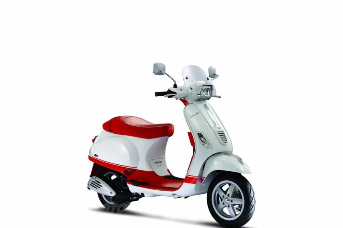 Una Vespa S 50 College al vincitore del Vespa Tennis Tour (4)