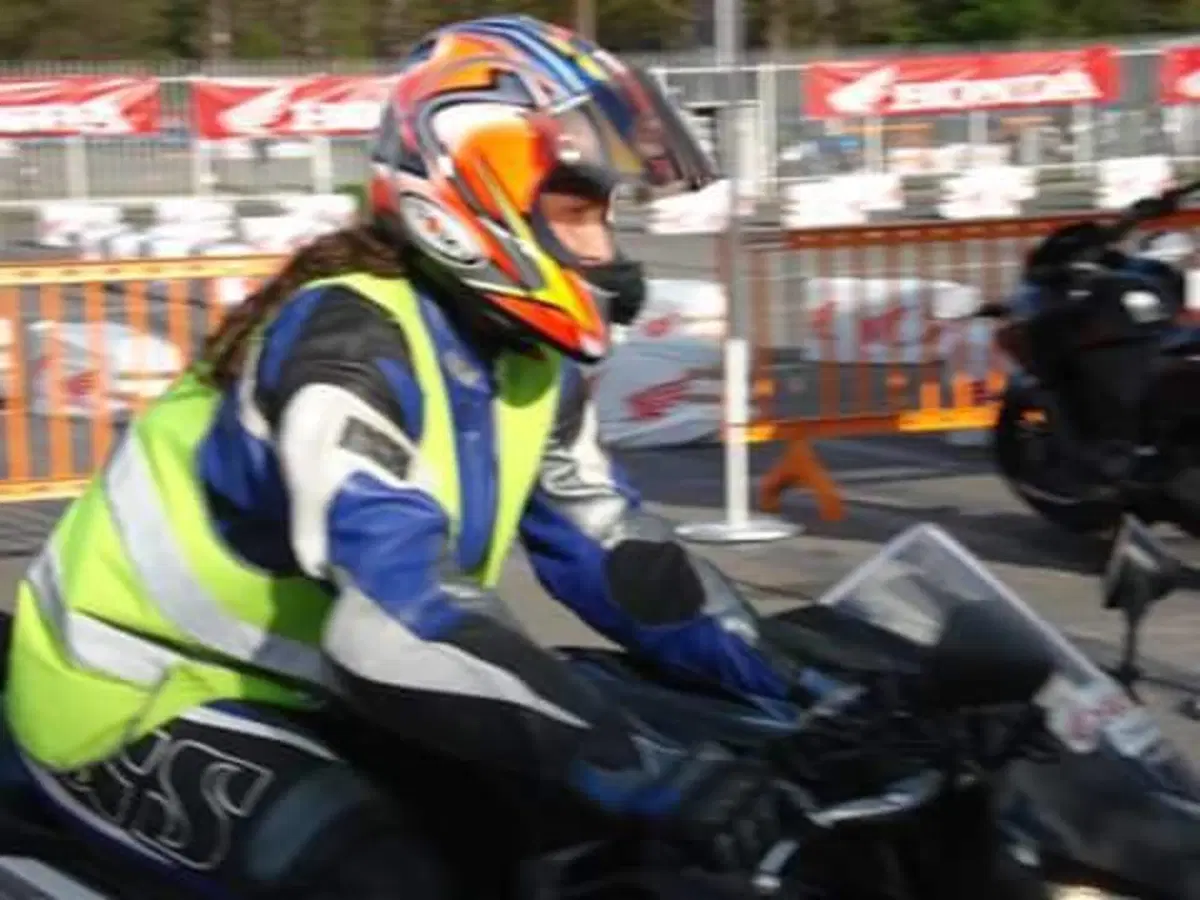 Donne in moto: le vostre foto! (13)