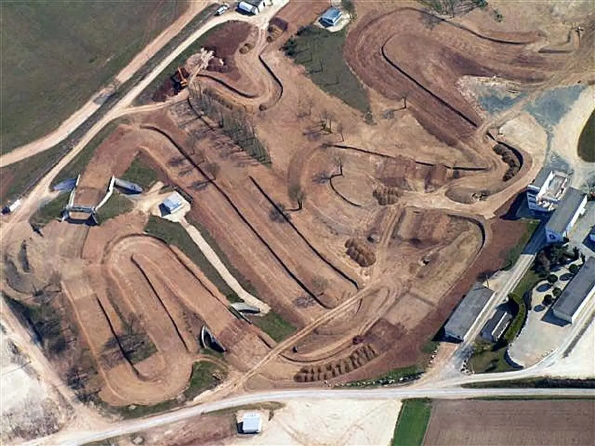 Philippaerts spiega la pista di St Jean d'Angely (3)