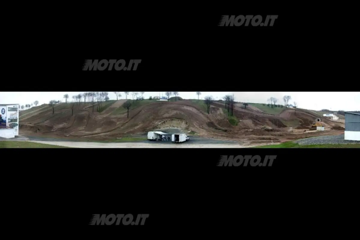 Philippaerts spiega la pista di St Jean d'Angely (5)