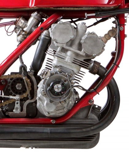 MV Agusta, all’asta la leggendaria 3 cilindri che corse nel 1973 (3)