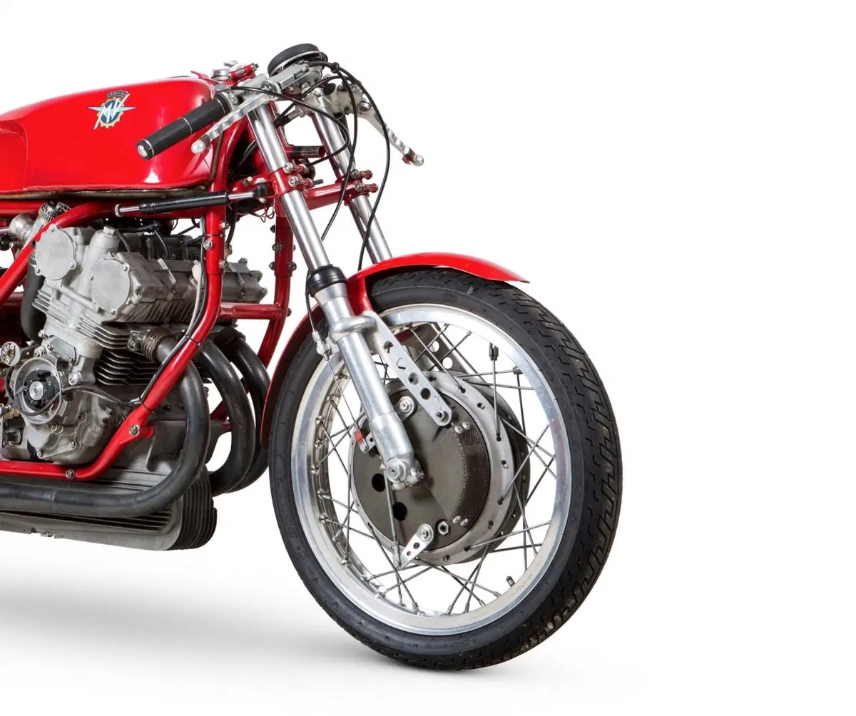 MV Agusta, all’asta la leggendaria '3 cilindri' che corse nel 1973 (12)