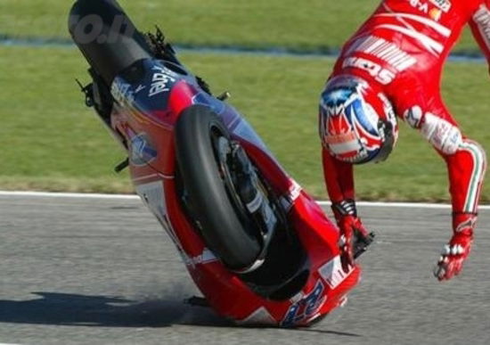 Nelle prove al Mugello Rossi è il più veloce ma Lorenzo è il più costante