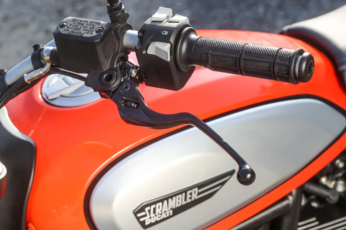 Ducati Scrambler Icon 2019. Più curata, comoda e sicura (4)