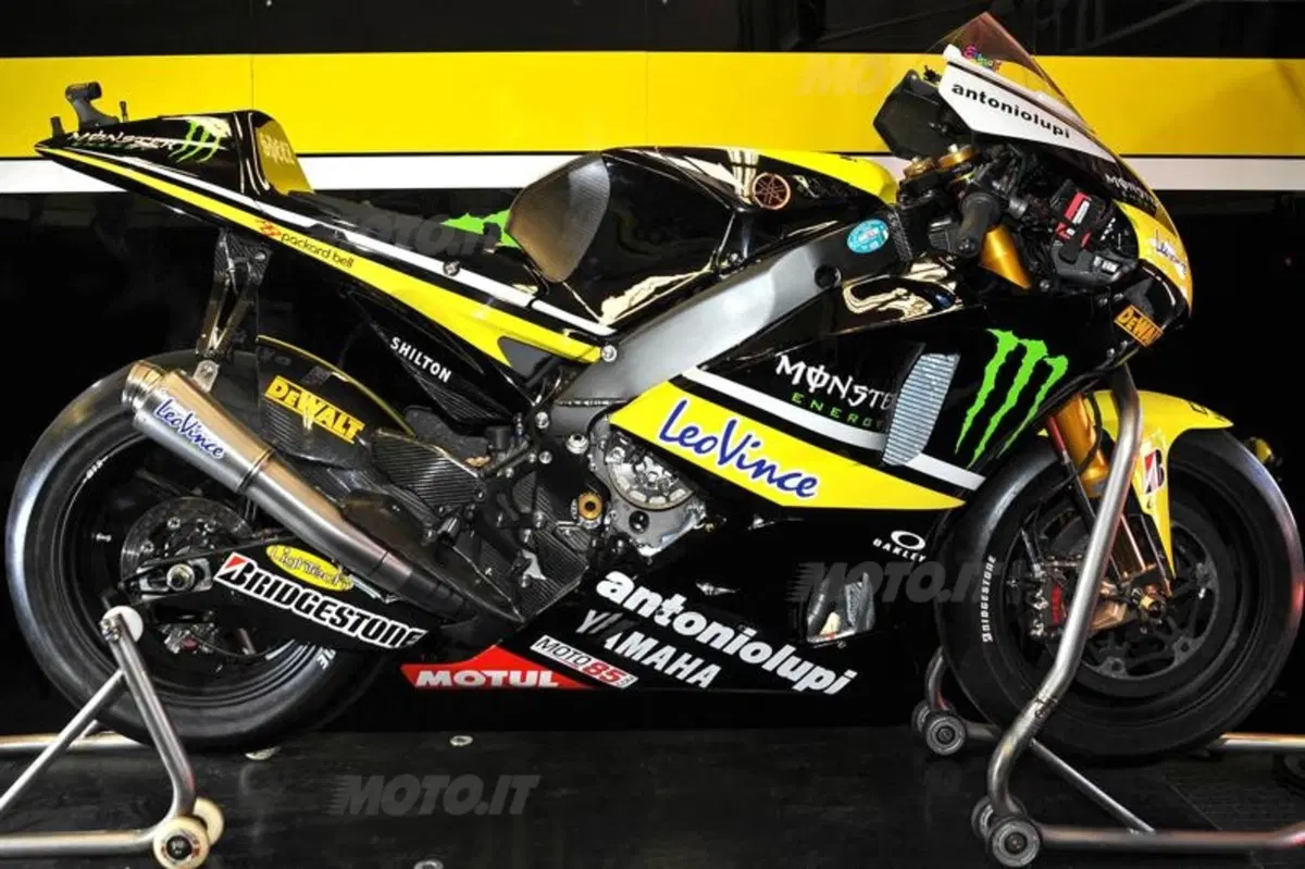 LeoVince presenta al Mugello il nuovo silenziatore per la Monster Yamaha Tech3 YZR-M1 (2)