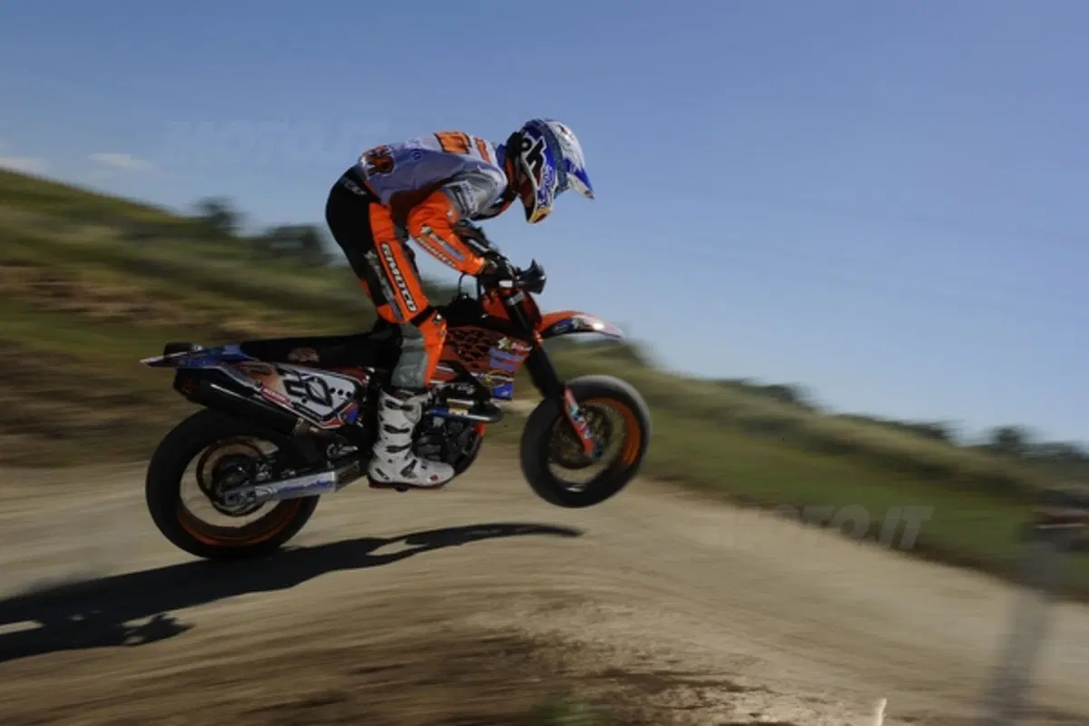 Team Miglio KTM al giro di boa nel Campionato Italiano Supermoto