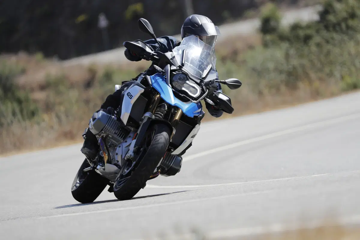 BMW R 1250 GS HP: la prova su strada e in fuoristrada