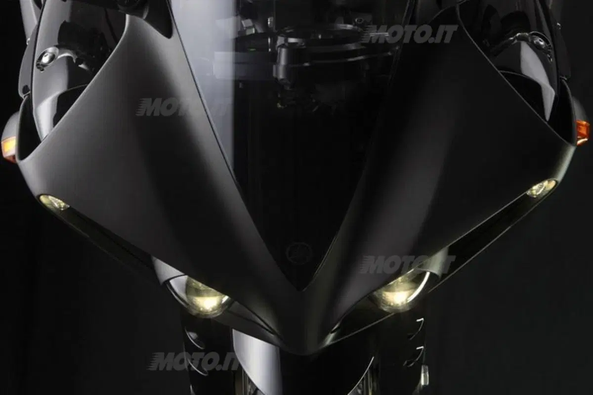 Doppia frizione sulla Yamaha R1? (4)