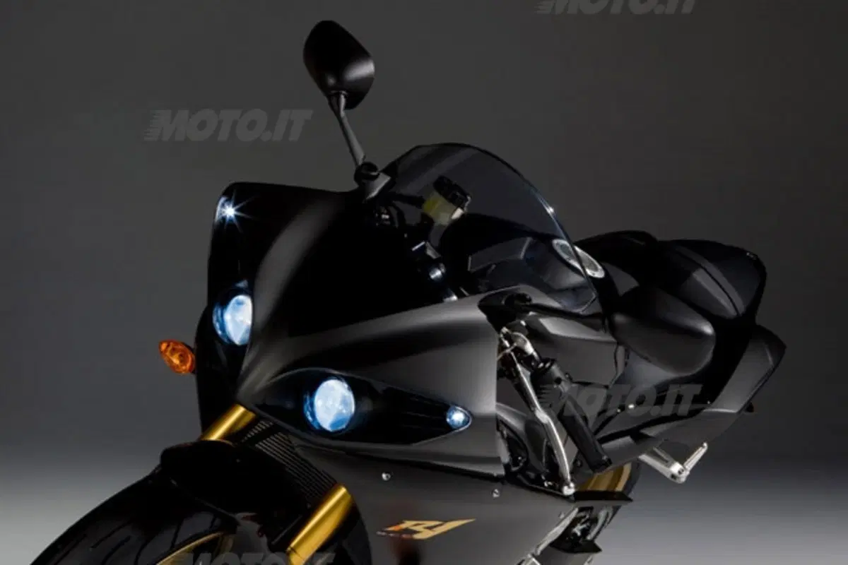 Doppia frizione sulla Yamaha R1? (5)