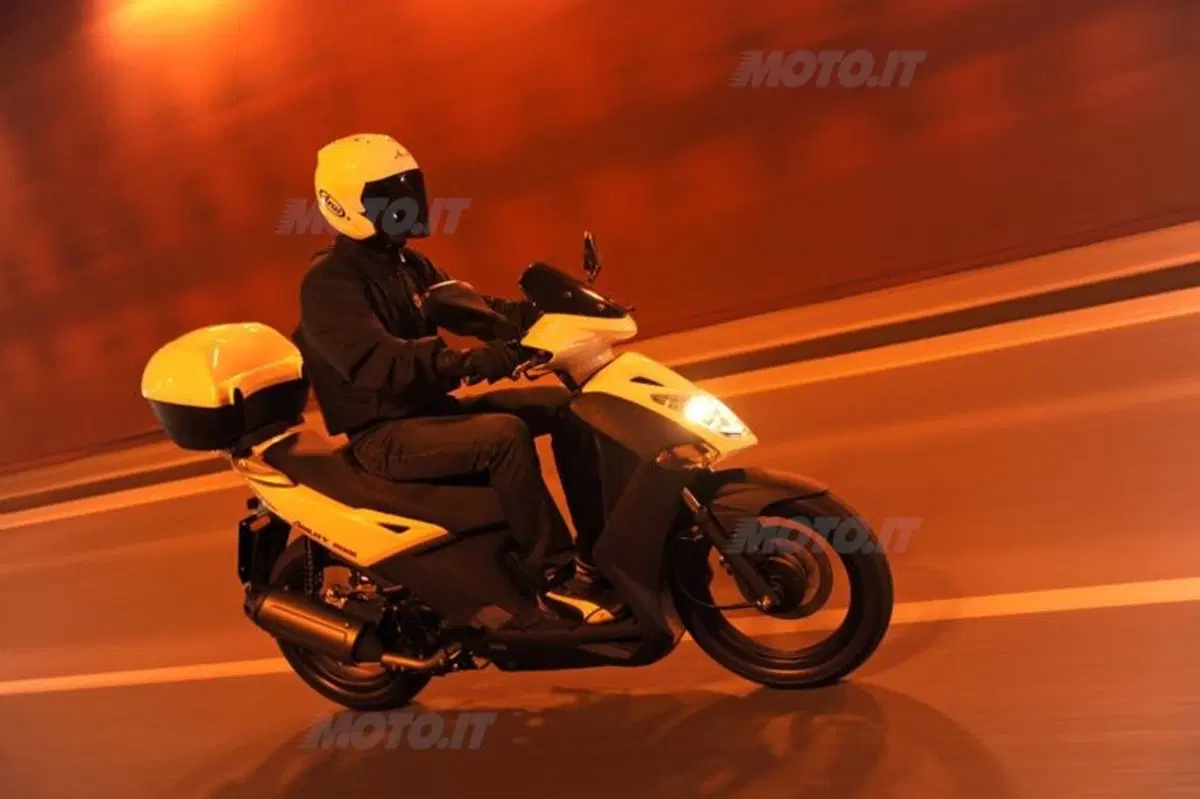 Kymco Agility R16 200i e Agility R16 50 2T  (4)