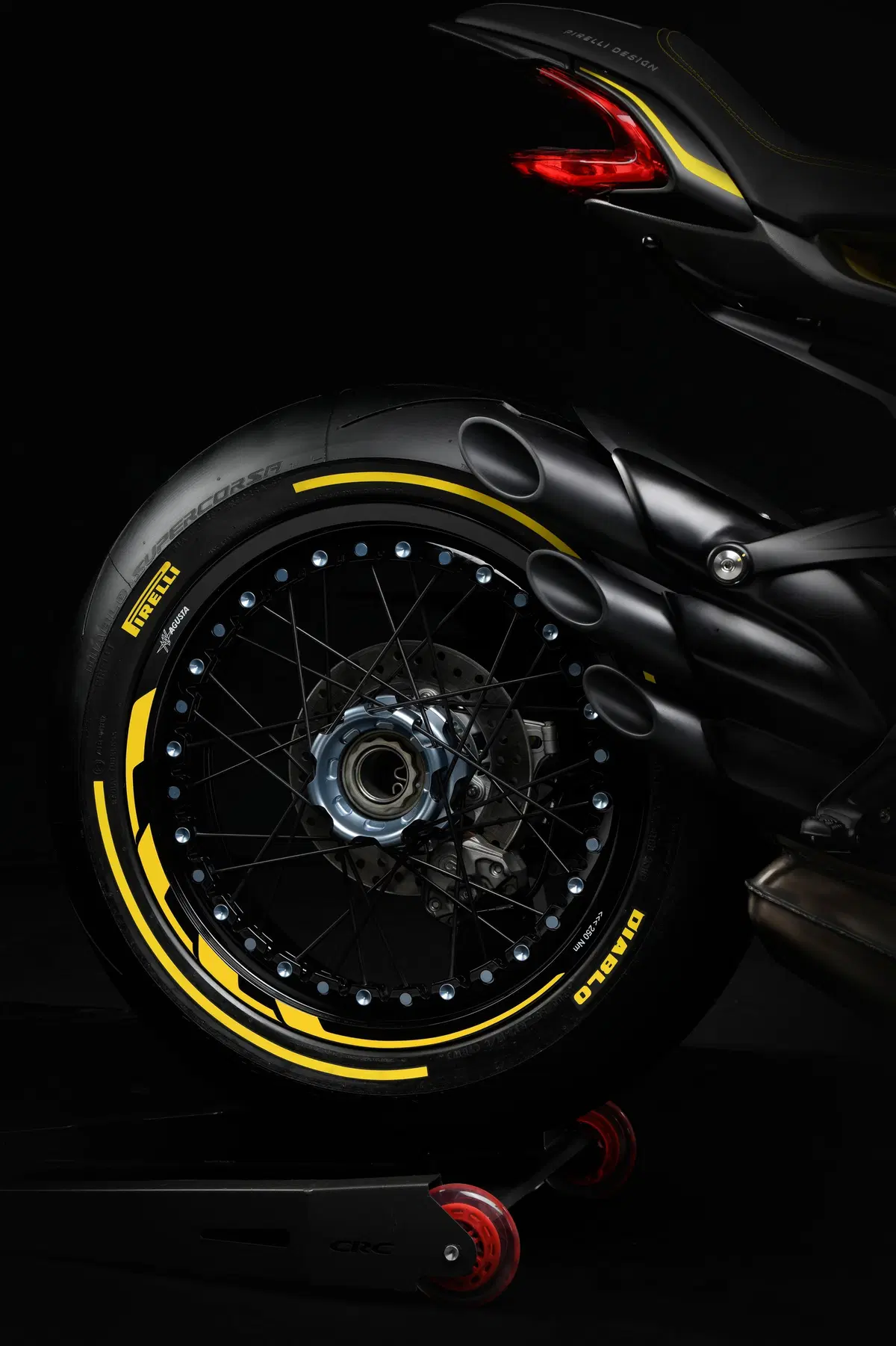 MV Agusta Brutale Dragster 800 RR Pirelli (18)