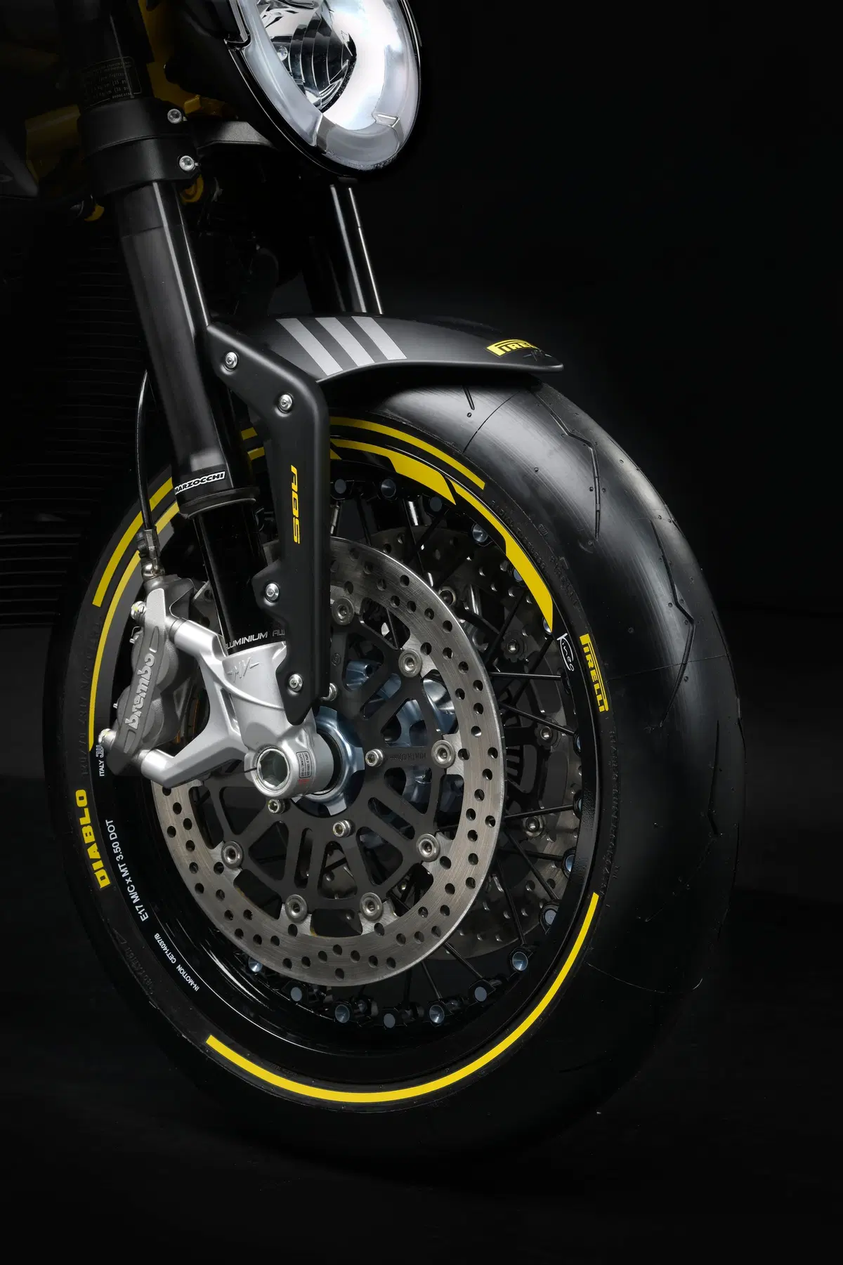 MV Agusta Brutale Dragster 800 RR Pirelli (17)