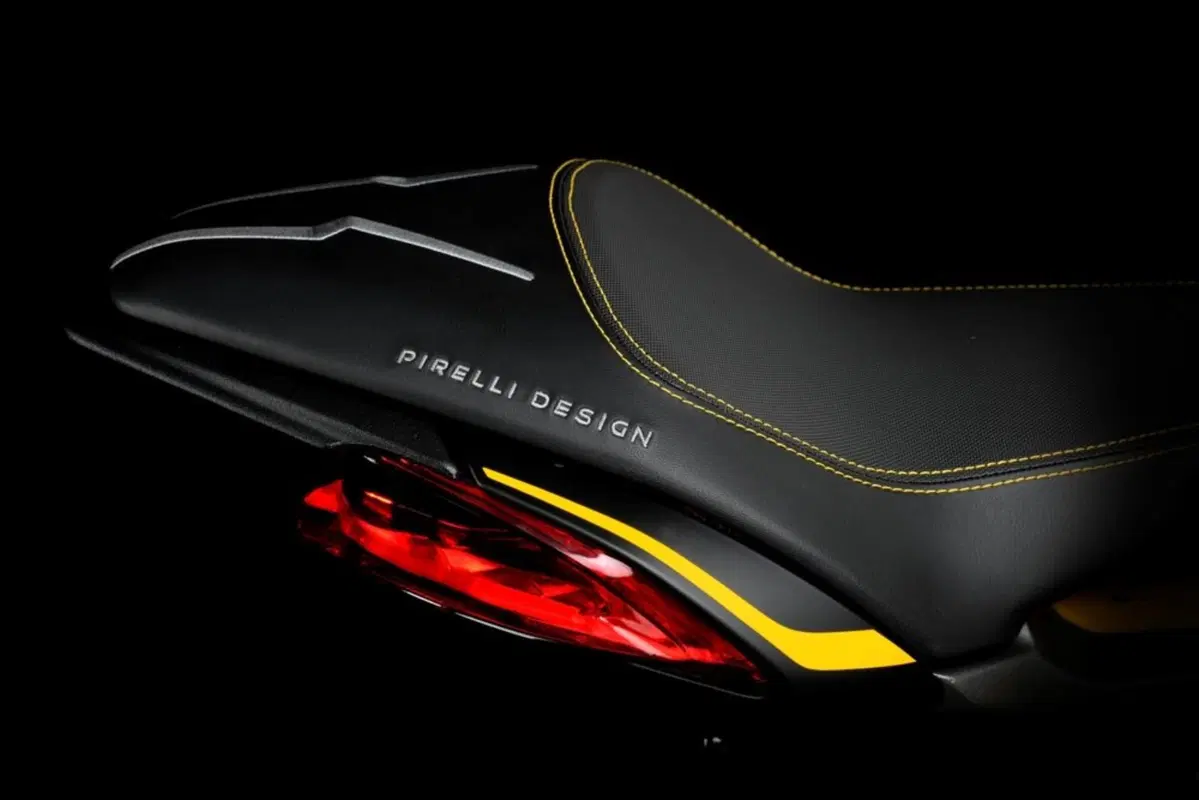 MV Agusta Dragster 800 Dragster 800 RR Pirelli (2019) (9)