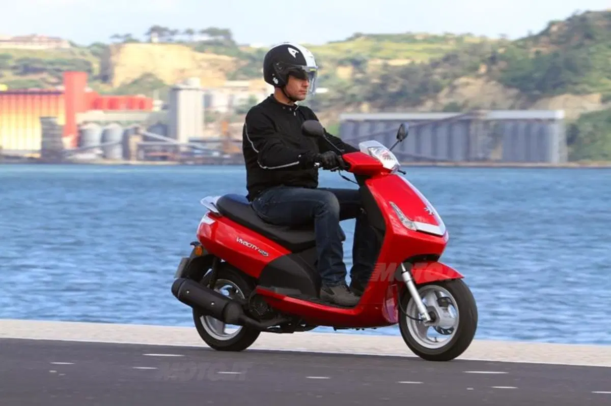 Peugeot Vivacity 125  (3)