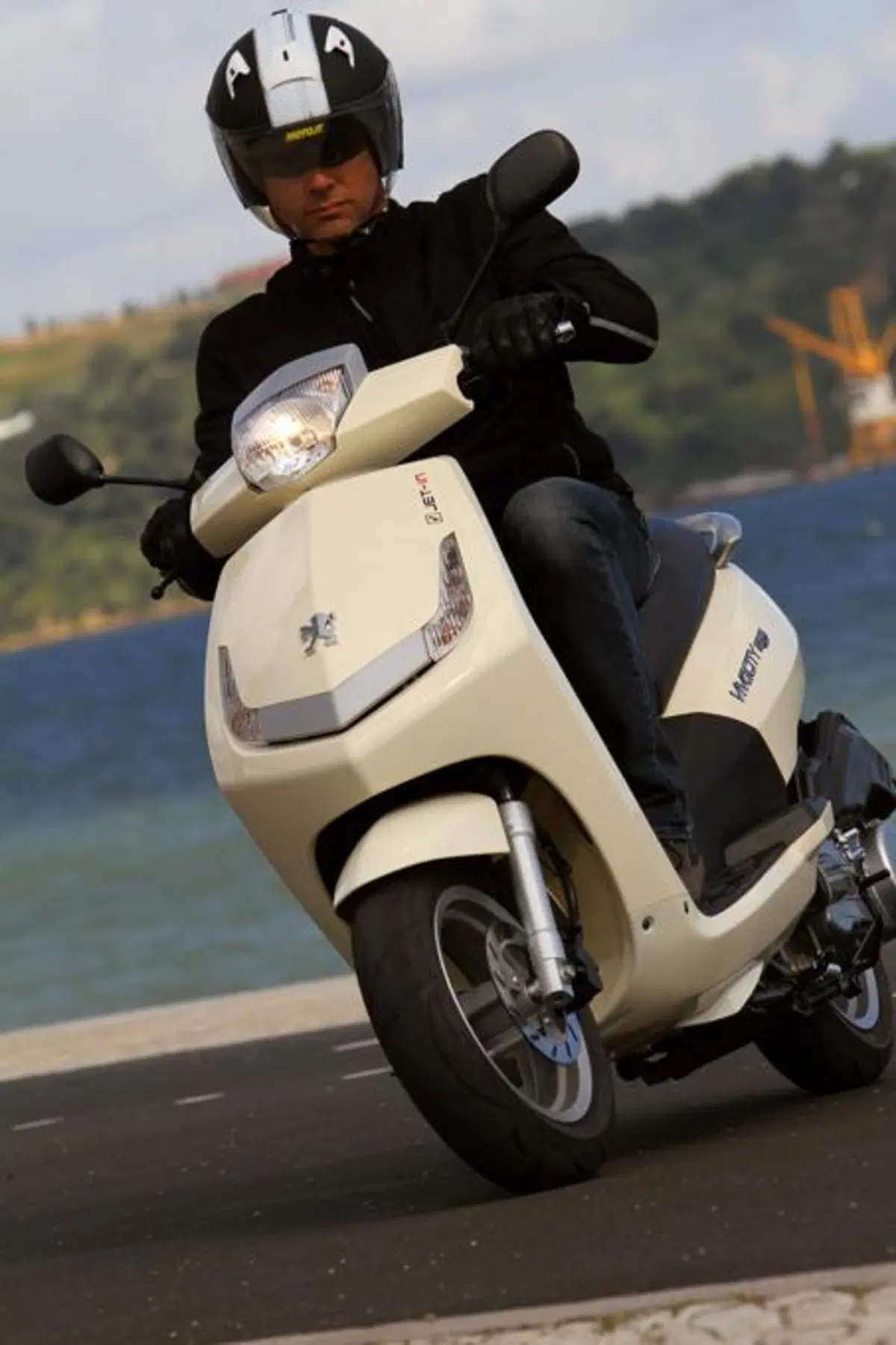 Peugeot Vivacity 125  (8)