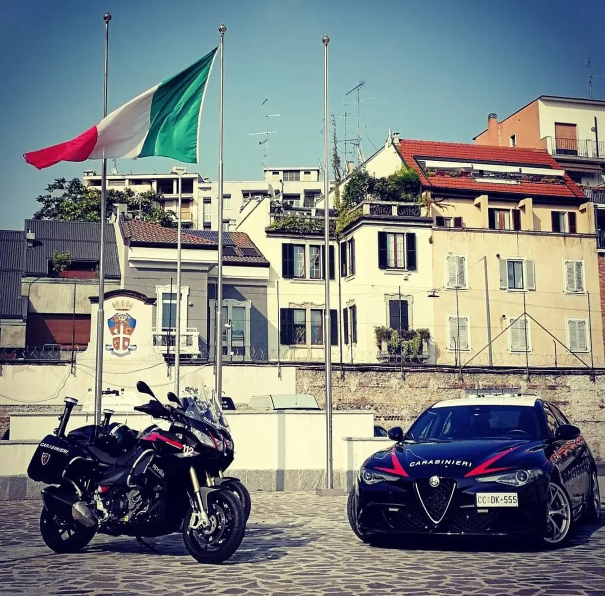 Carabinieri in azione! Con loro a sirene spiegate per le vie di Milano (11)