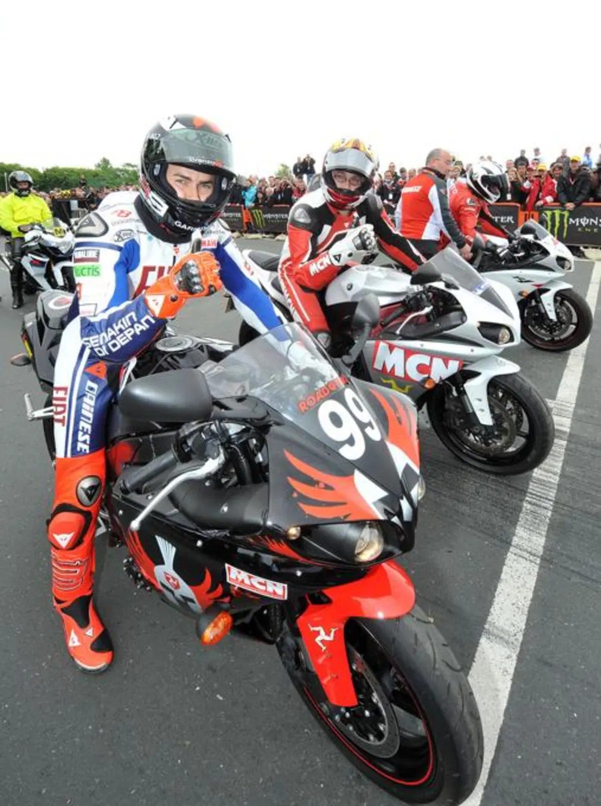Esperienza indimenticabile per Lorenzo e Nieto al Tourist Trophy 2010 (3)