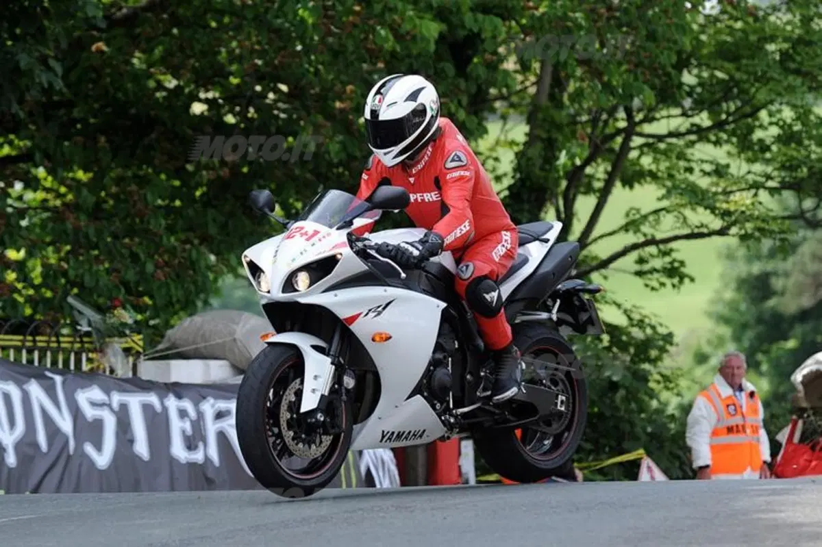 Esperienza indimenticabile per Lorenzo e Nieto al Tourist Trophy 2010 (5)