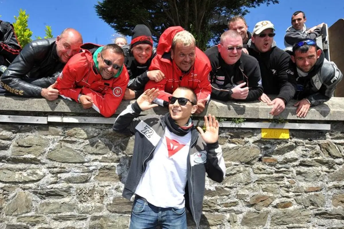 Esperienza indimenticabile per Lorenzo e Nieto al Tourist Trophy 2010 (7)